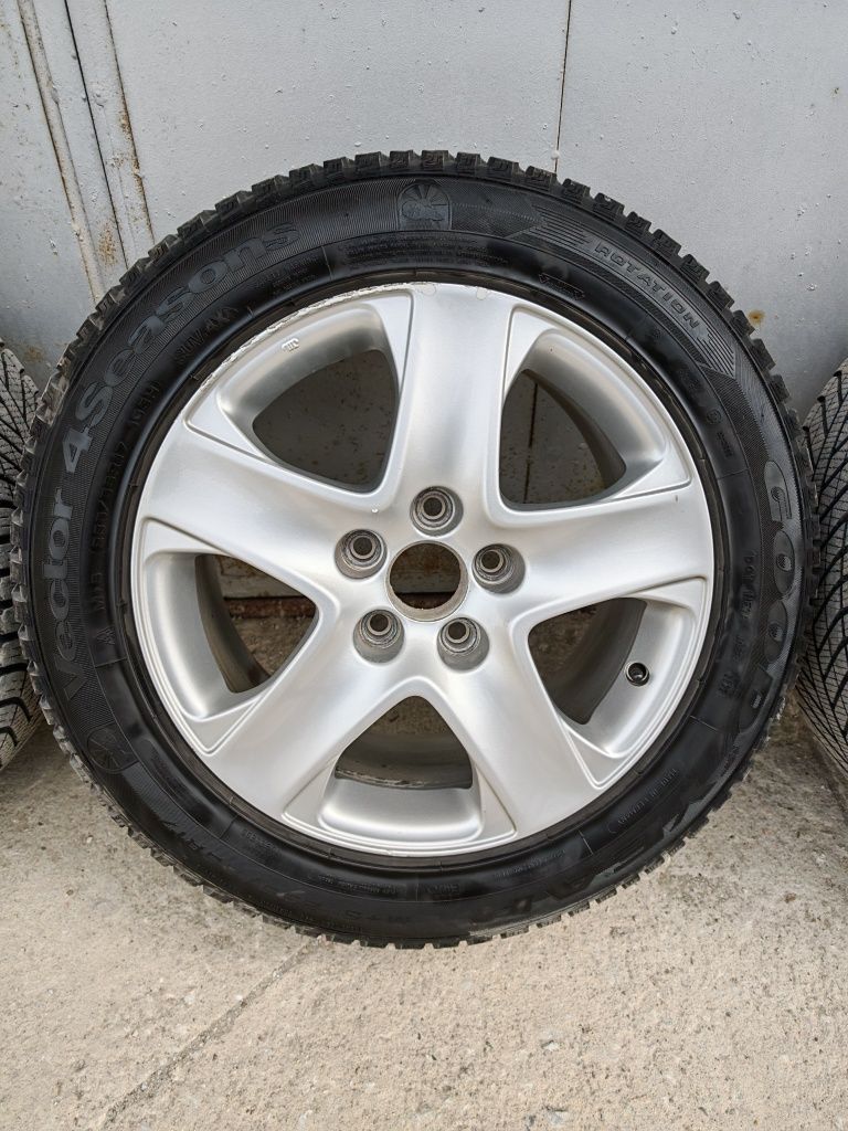 235 55 17 Goodyear всезезонни