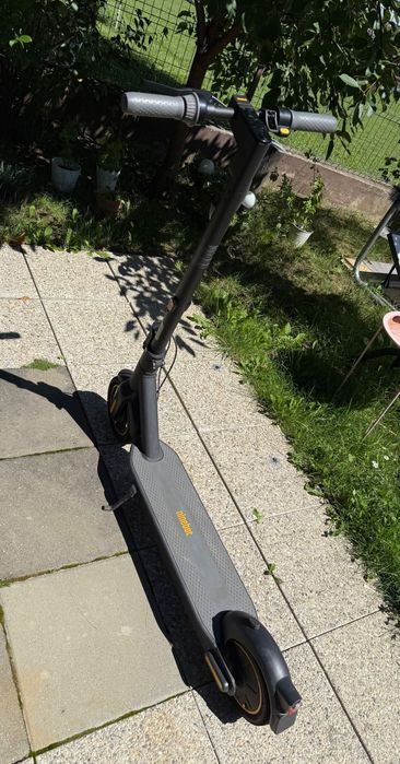 Ninebot KickScooter MAX G30E II – aproape nou
