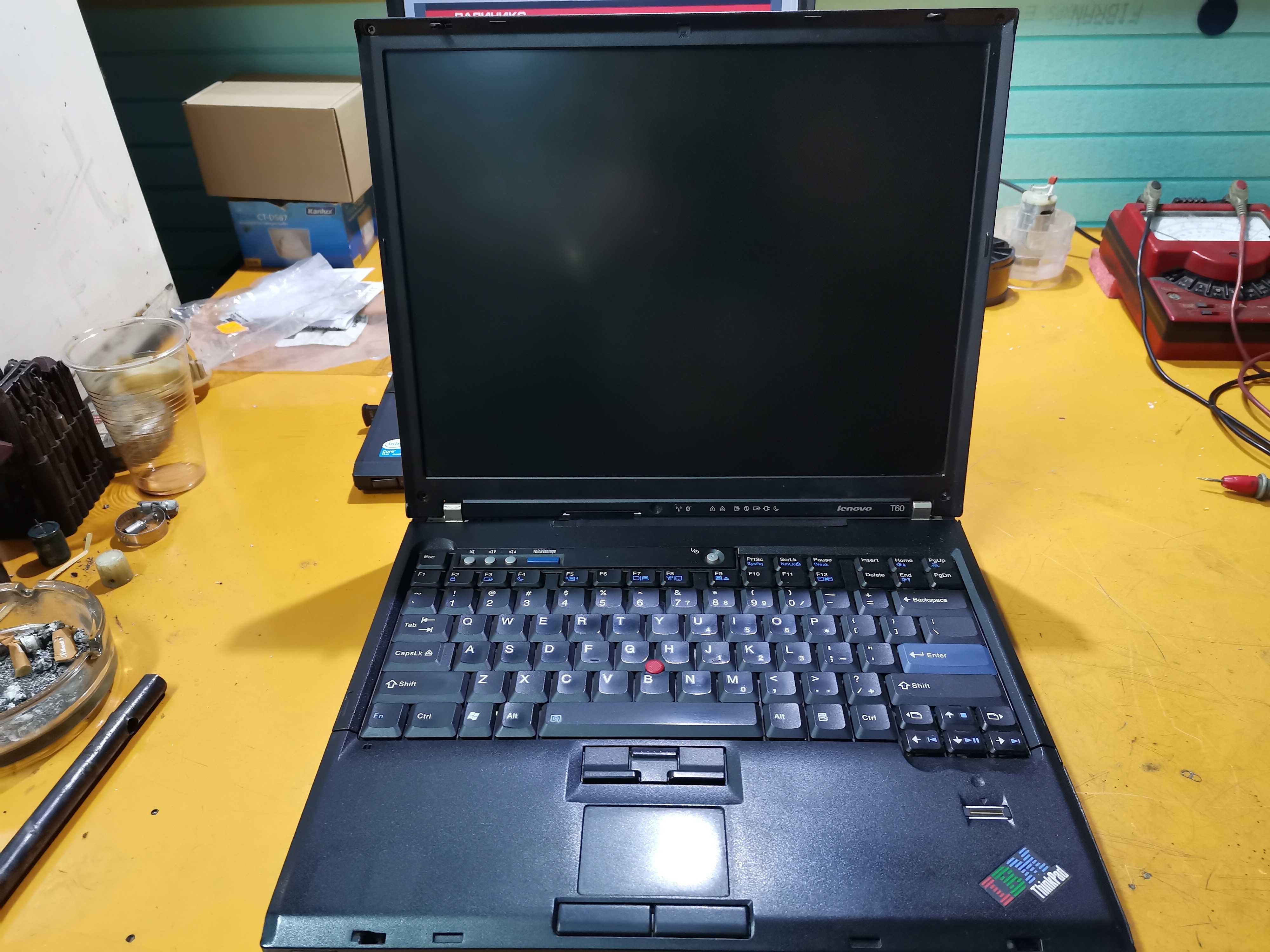 Продавам лаптоп IBM T60