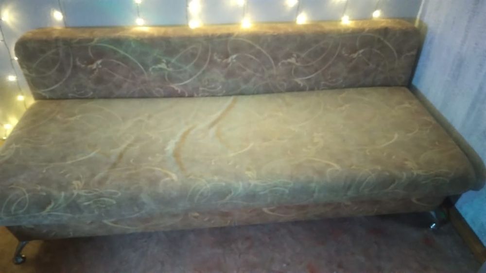Диван  б/у  раздвижной