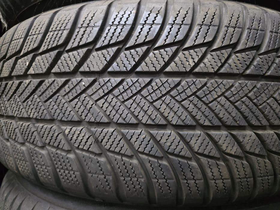 4бр Зимни гуми 225 60 17- Bridgestone DOT 2023