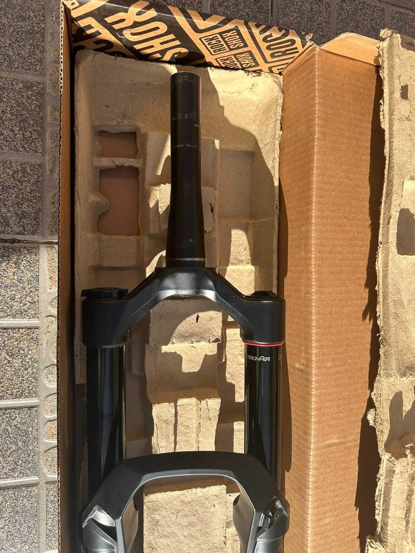 Продавам вилка RockShox Lyrik Base 150MM 29"