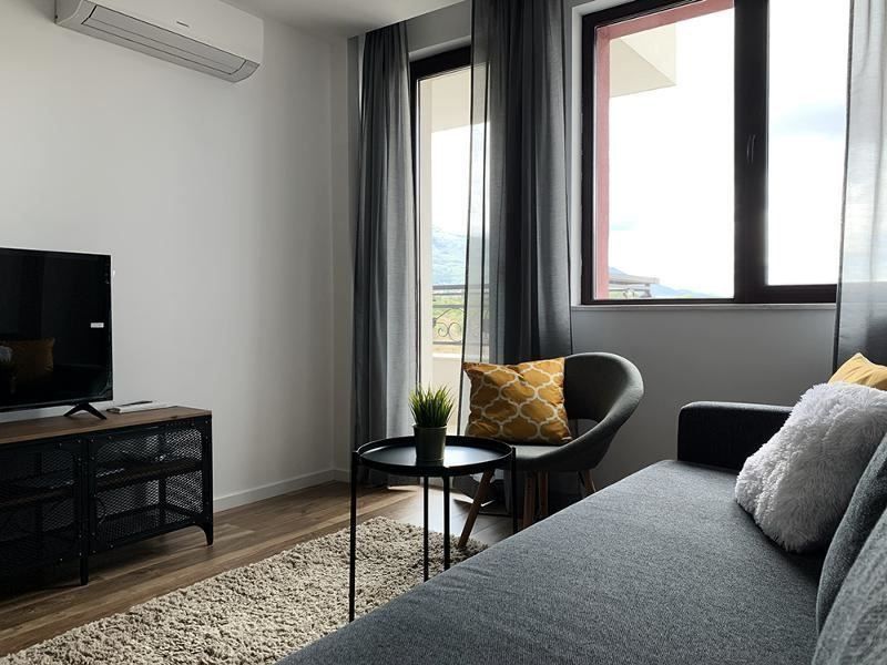 Двустаен обзаведен апартамент под наем в кв. Борово