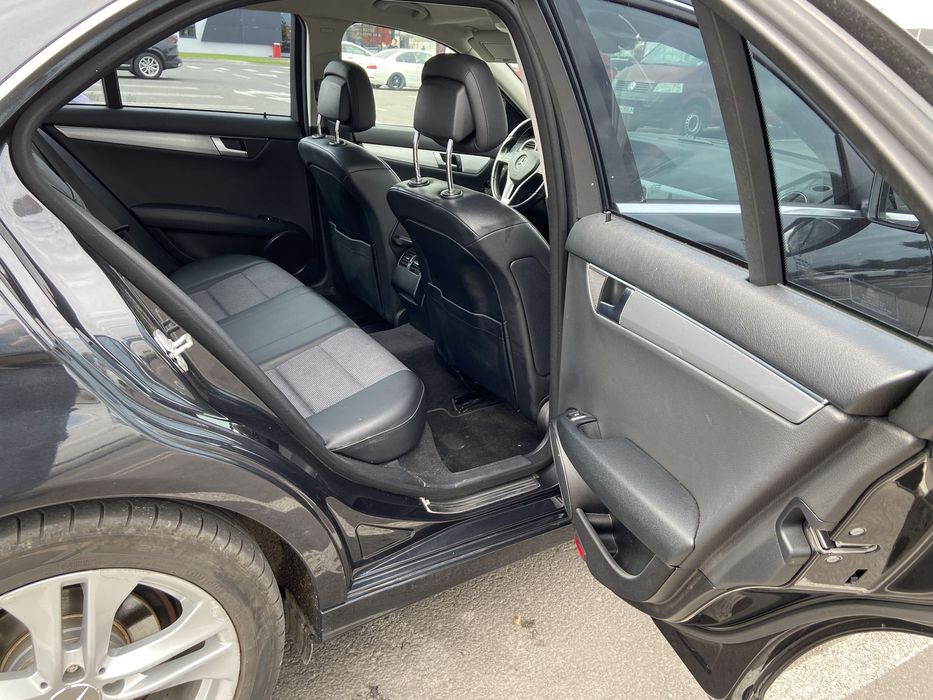 Mercedes-Benz C Mercedes C200 Automat • 7G-Tronic • Revizii la zi • Anvelope noi