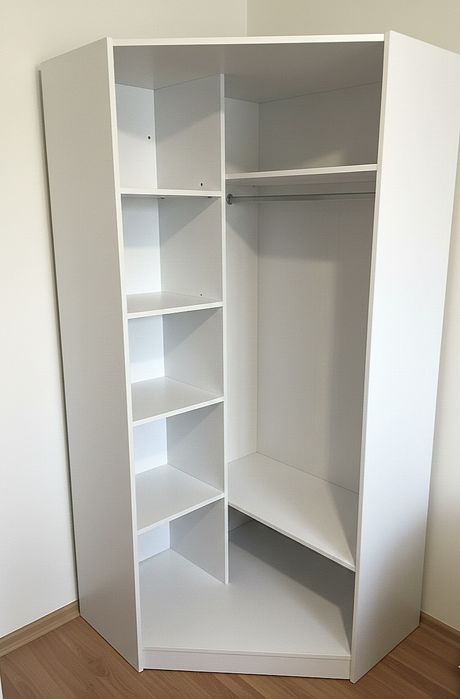 Шкаф угловой двухдверный