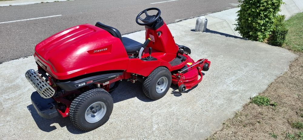 Tractoras tuns gazon,, motocoasa iarba, cositoare Countax