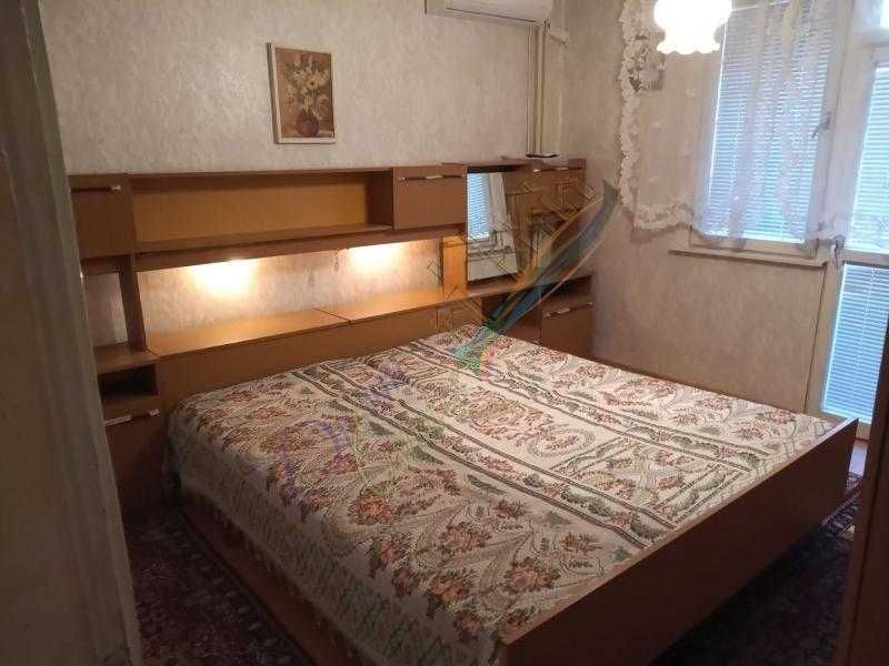 Просторен апарамент с две спални във Възраждане!