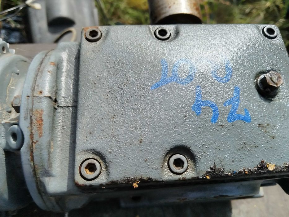 Motor electric cu reductor 75 rotatii