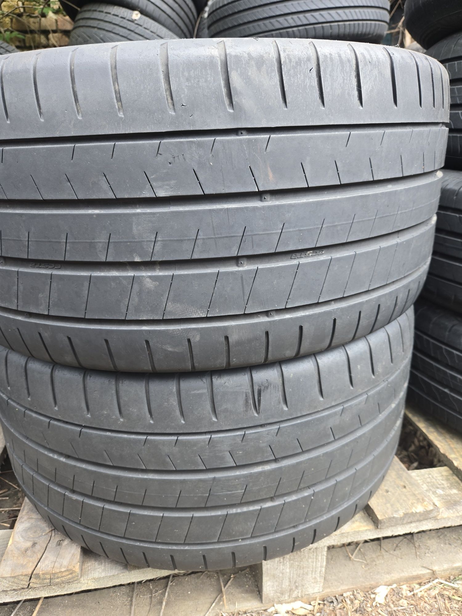 2бр. 285 35 20 Kumho летни.