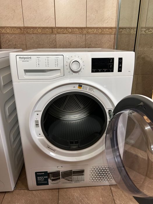 Uscator de haine HotPoint