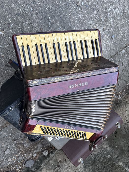 Vand acordeon Hohner Verdi 2 cu 80 de basi