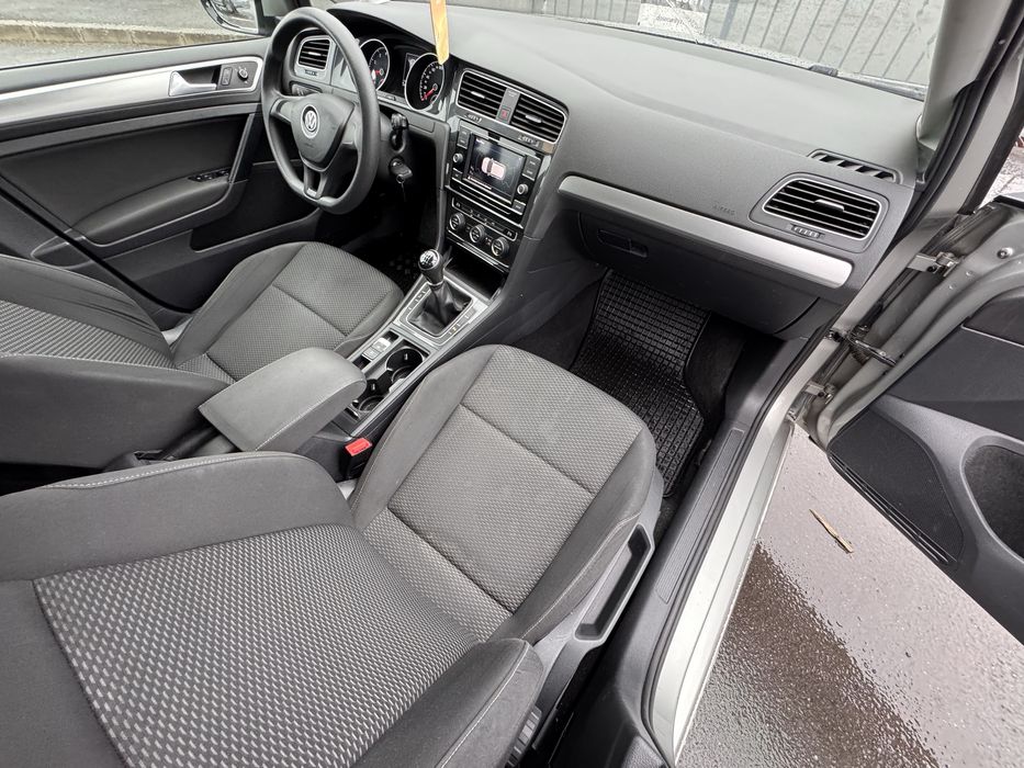 VW Golf 2019 TCE Benzina fara avarii