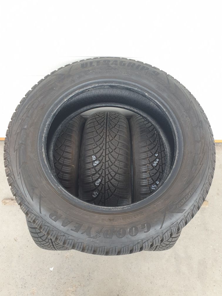 Зимни гуми 4 броя GOODYEAR UltraGrip9 185 65 R15 дот 2815