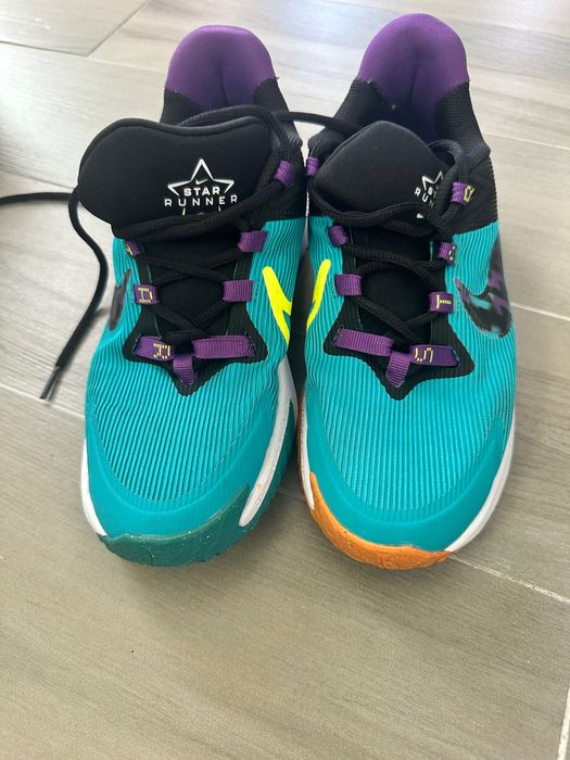 Adidasi pentru femei