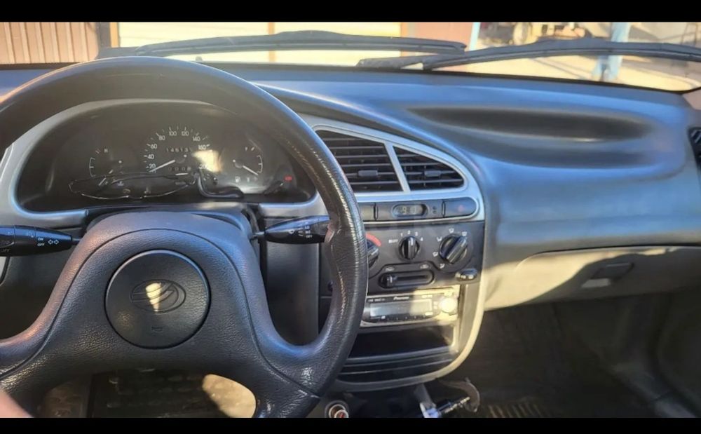 Продам ШАНС, На запчасти. Машина на ходу.