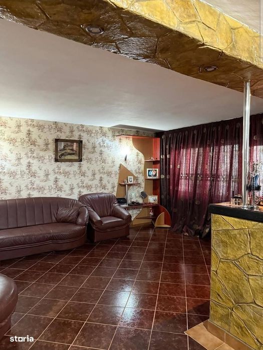 Vand ap cu 3 camere zona Mircea-Voda