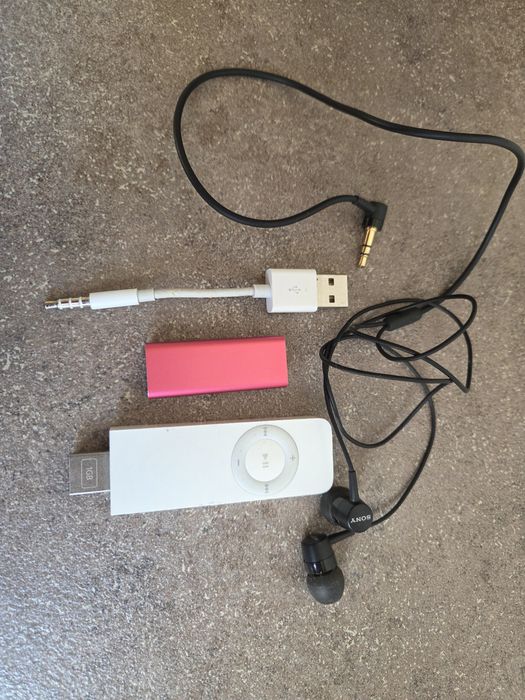 Ipod Apple Clasic de colectie. Cablu alimentare jack ,casti Sony.