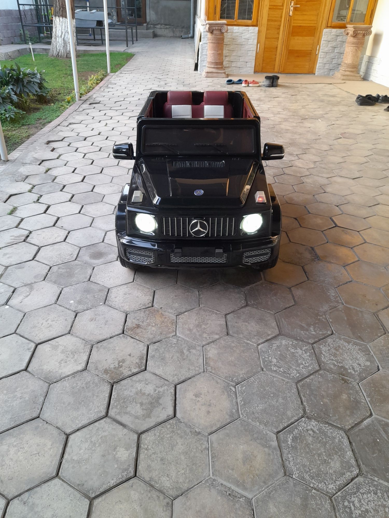 Продаётся детская машина Mercedes Benz AMG G65 Gelic