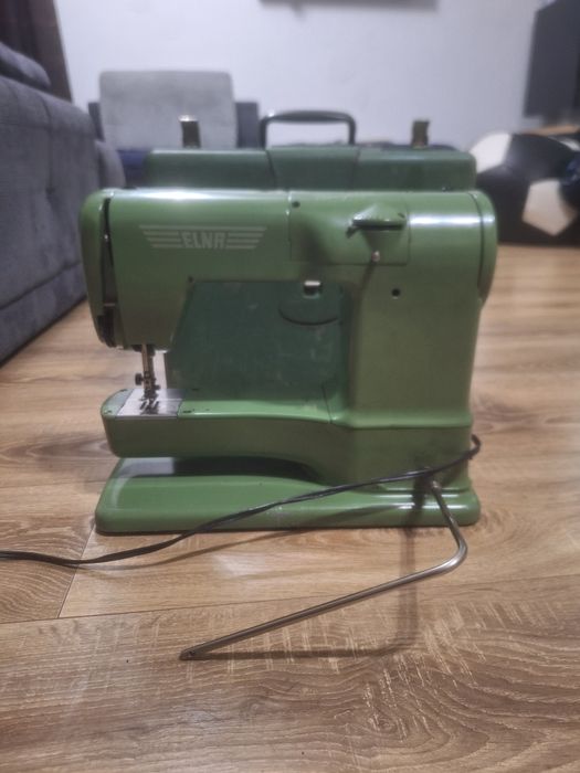 Mașină de cusut ELNA