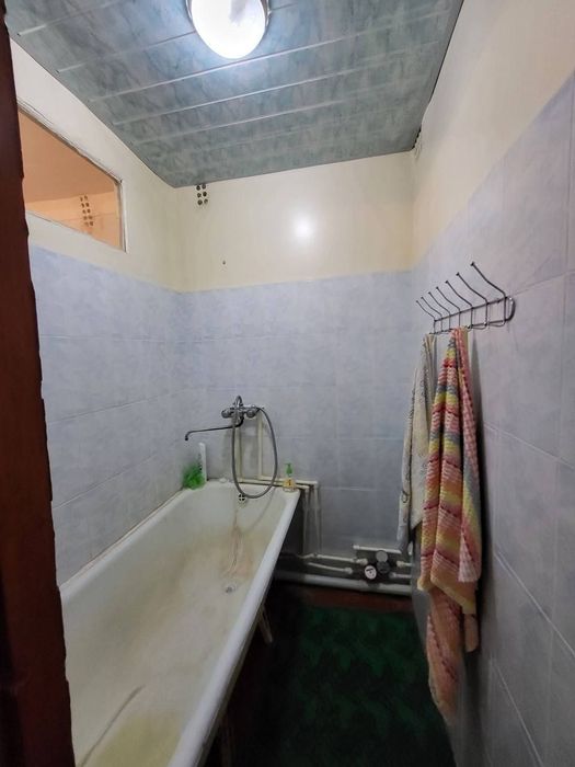 Over tomonda 2 xonali uy sotiladi