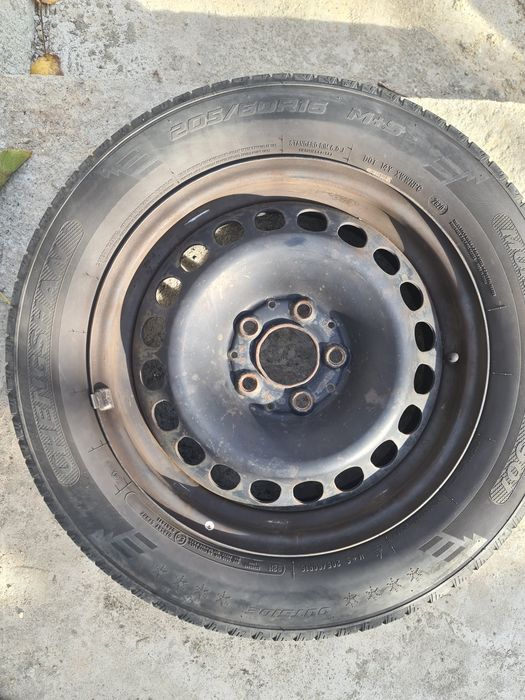 Roti cu jante si anvelope de iarna 205 60 r 16  5 x 112