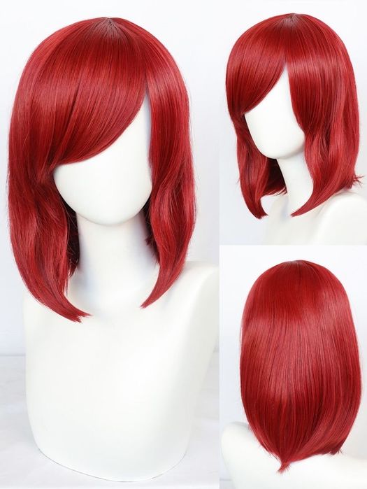 Красный парик каре с челкой