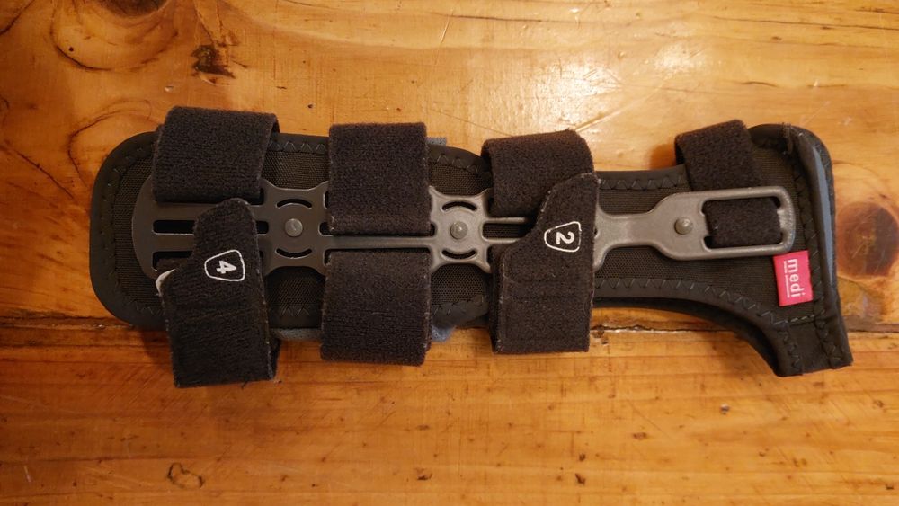 Шина/ортеза за обездвижване на  китка и предмишница