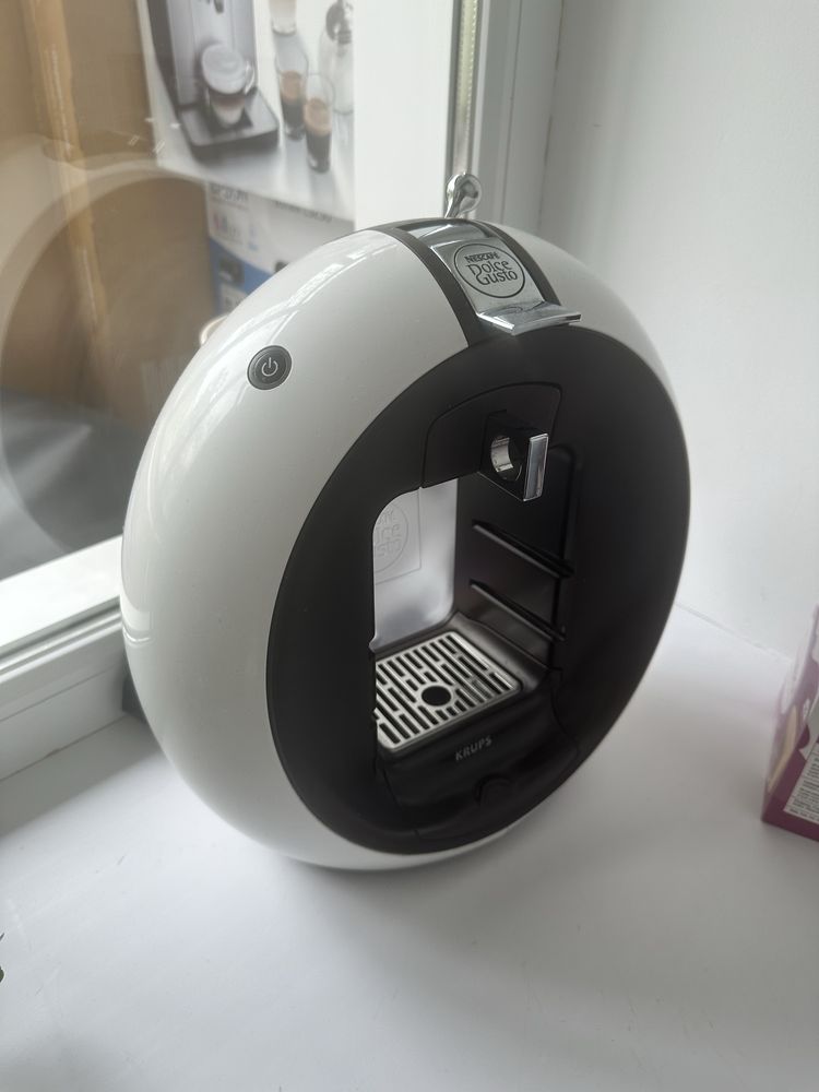 Кофемашина Dolce Gusto