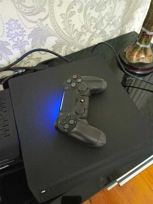 PlayStation 4 Slim 1TB