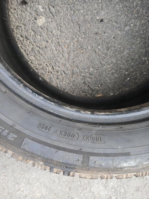 Vand 2 anvelpoe  Michelin 215 60 17C M+S