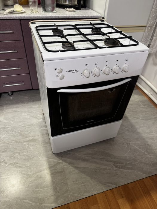 Бесплатно! Газплита газовая с элетроподжигом, старенькая, но рабочая