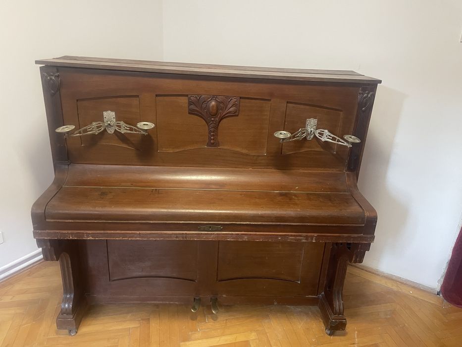 Pianina R.Ulbrich Berlin