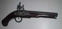 Pistol istoric lemn 1:1   (anul 1781)