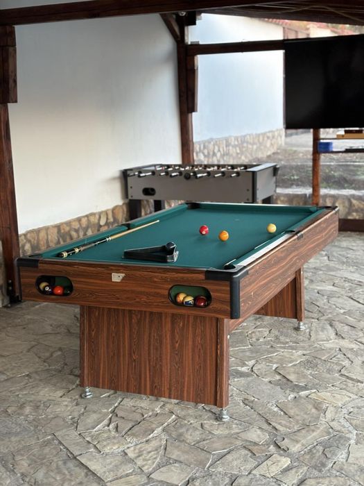 Билярдна маса pool