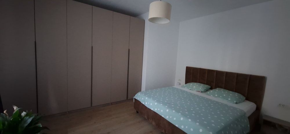 Vând apartament piata maria