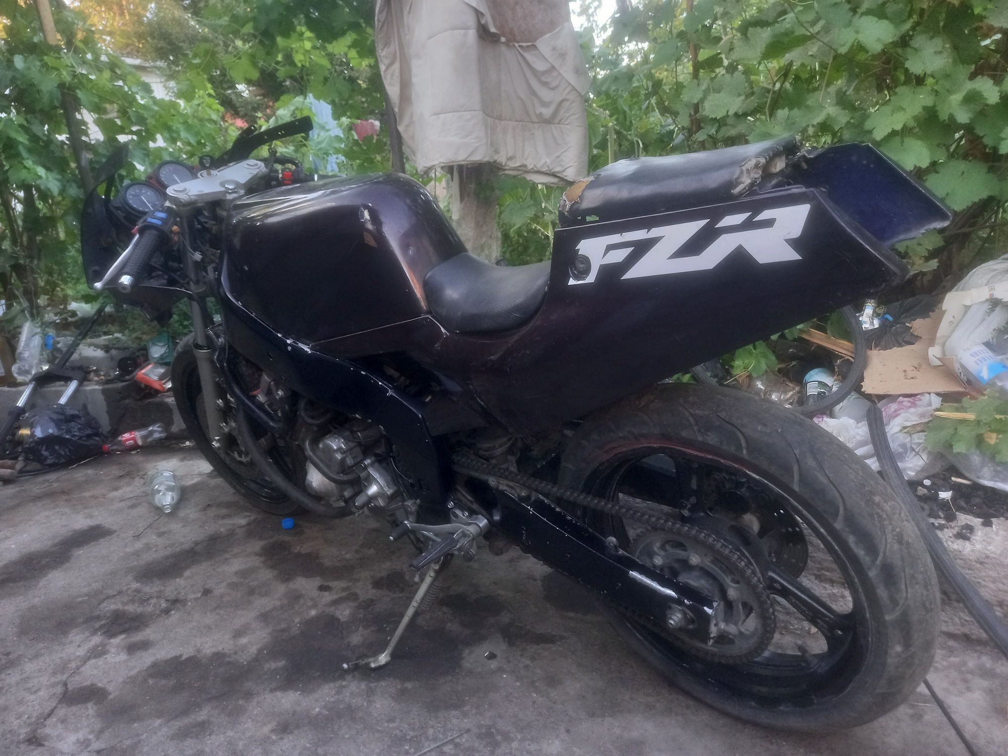 Yamaha FZR250 rr