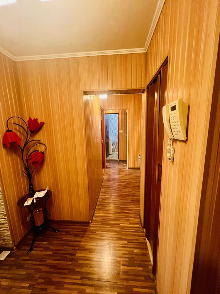 Vand Apartament cu 3 Camere Decomandat