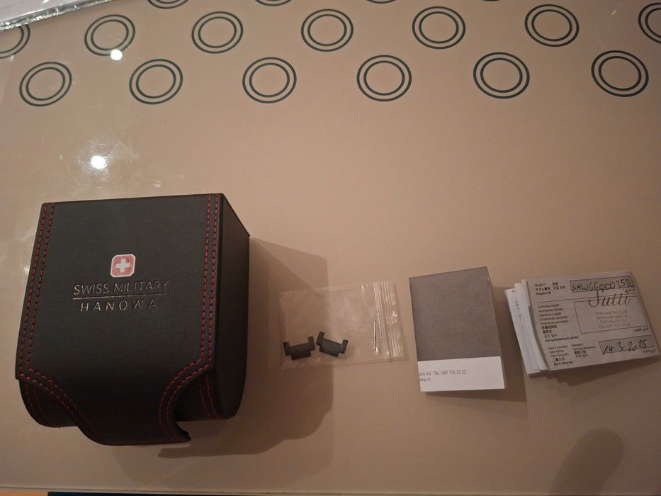 Продавам часовник!