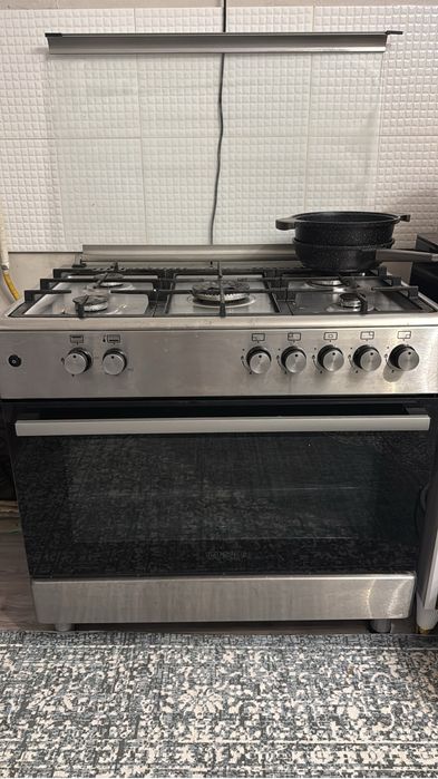 Газовая плита почти новая