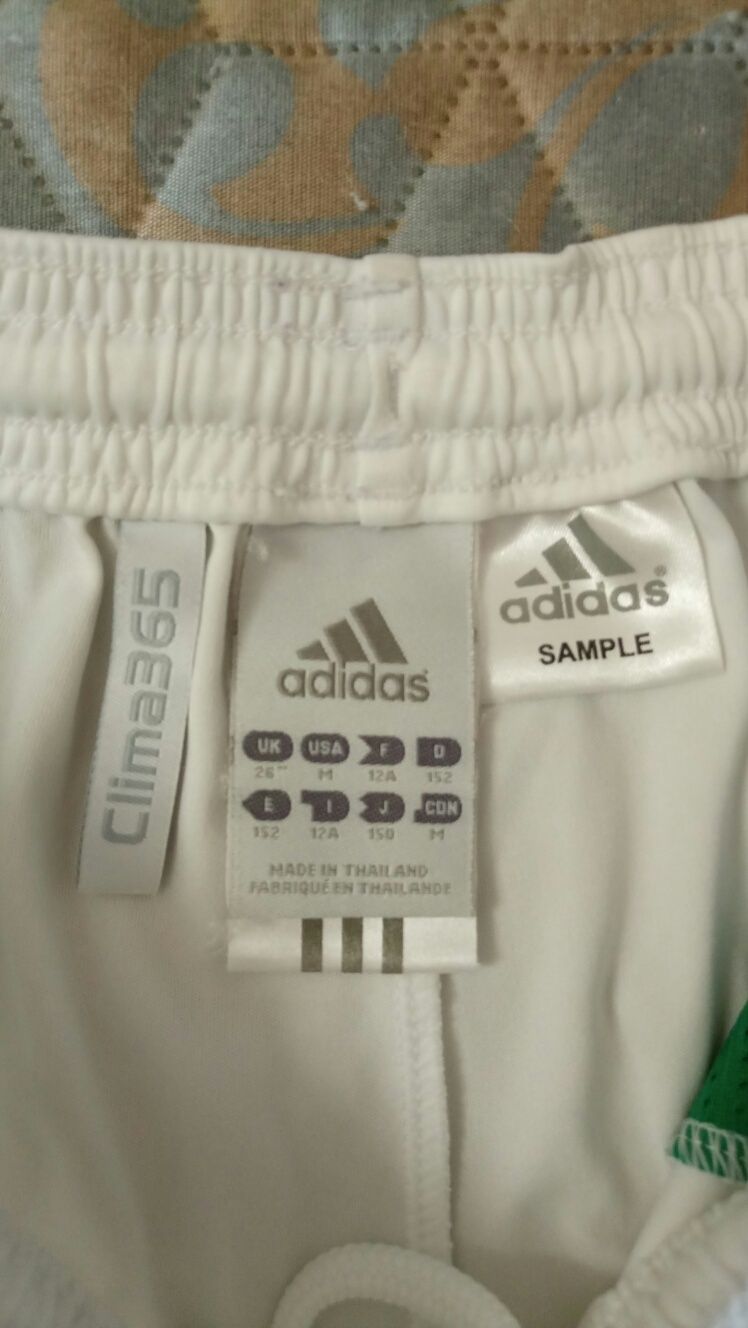 Adidas детски шорти-152 ръст.