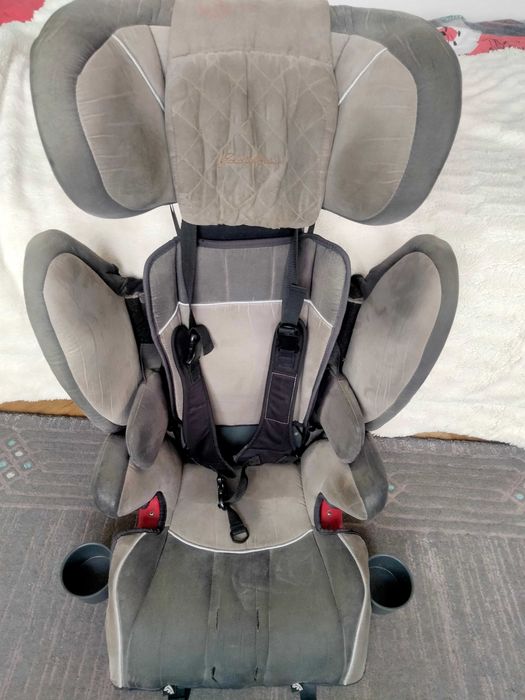 Столче за кола за дете със специални нужди