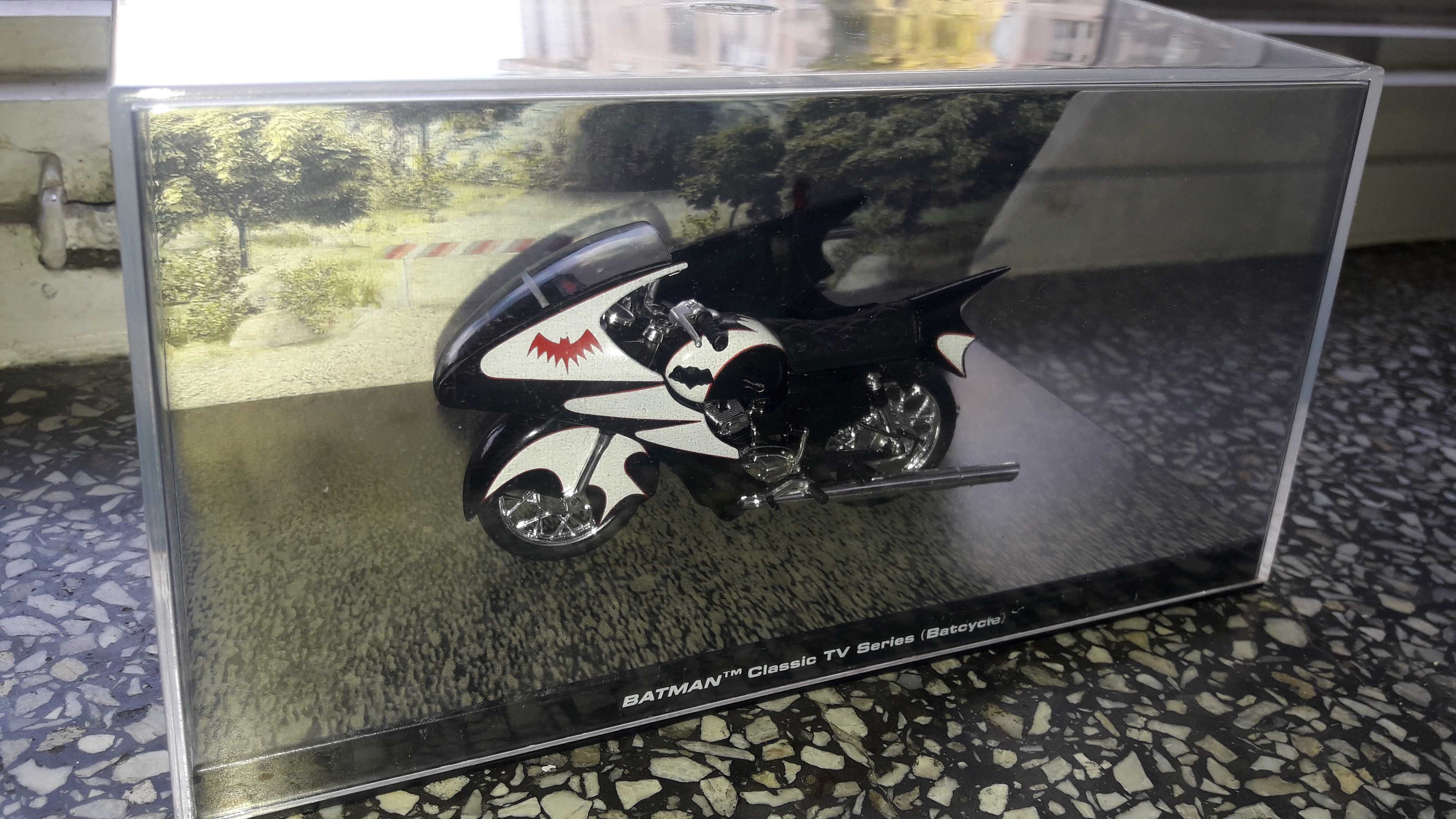 Motociclete Yamaha scara 1/24 seria Batman - machete / miniaturi