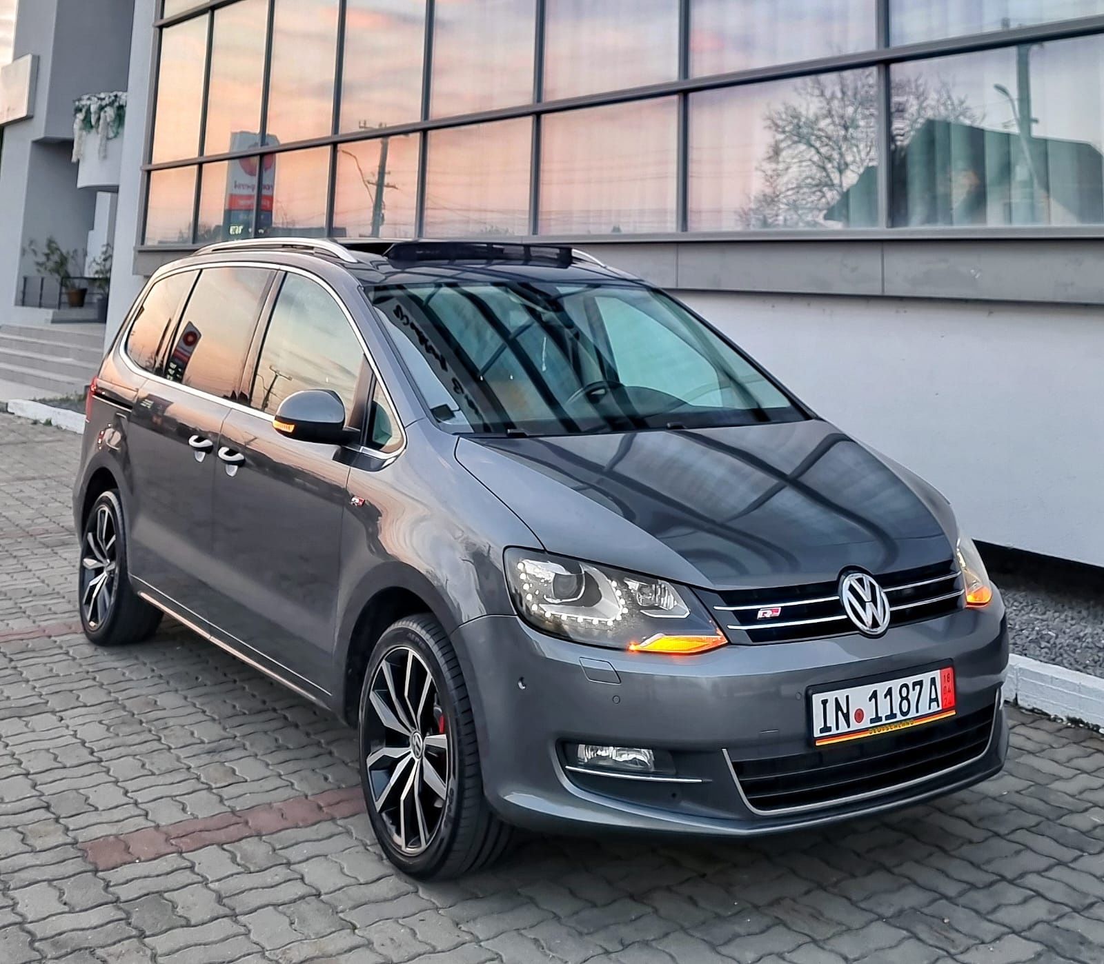 Vw Sharan Highline 2.0 Tdi Automat 170Cp Xenon/Panorama/Navigatie/Dyna