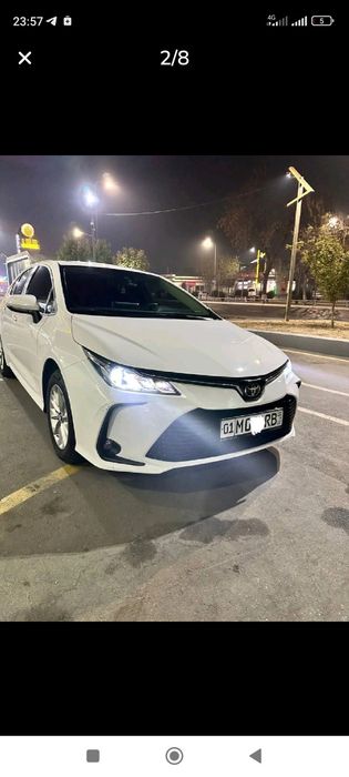 Tayotta corolla sedan