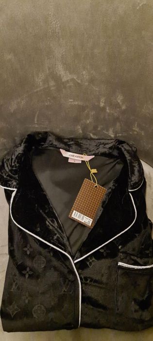 Pijama damă nouă cu etichetă