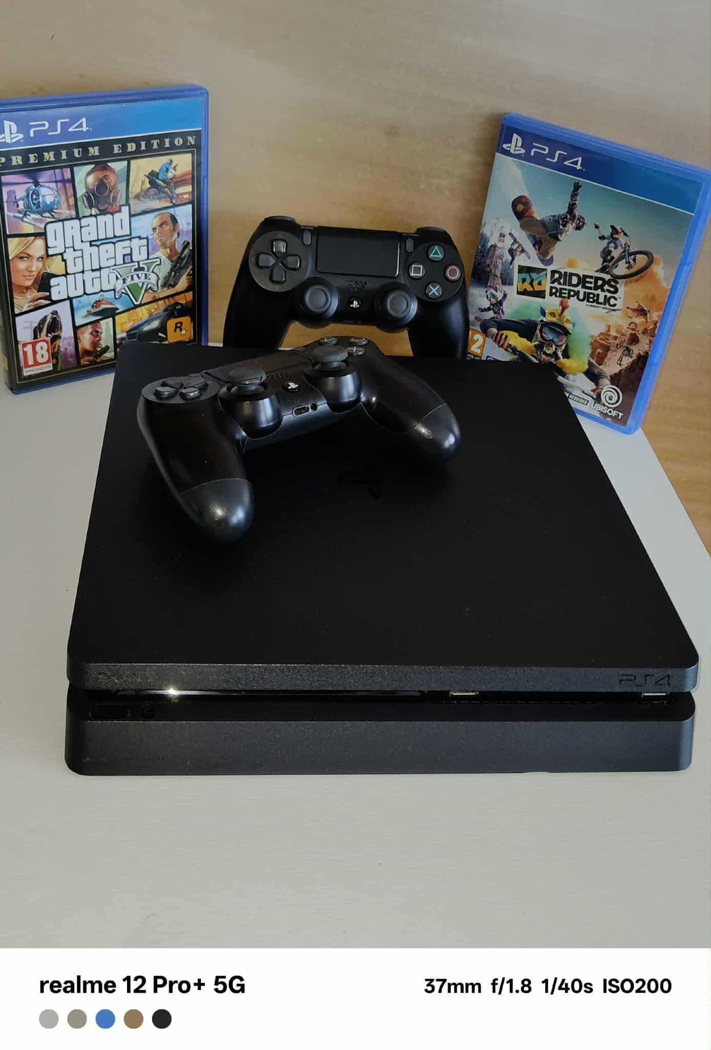 Playstation 4 slim 500gb с подарък 2 игри