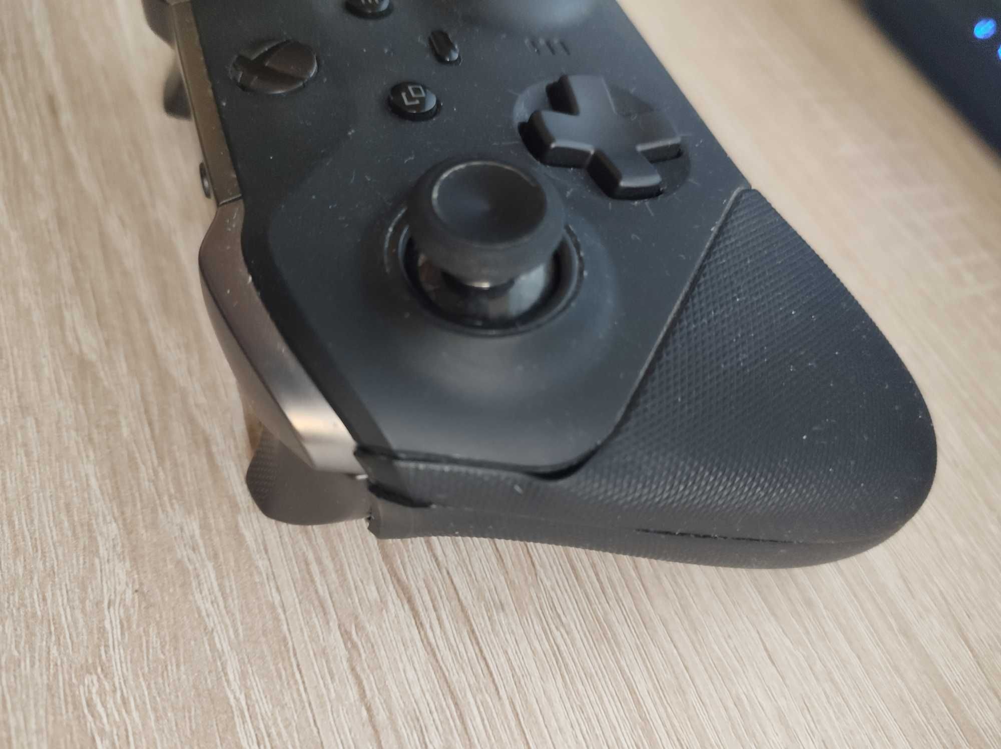 Controller Elite V2 pentru Xbox One si jocuri