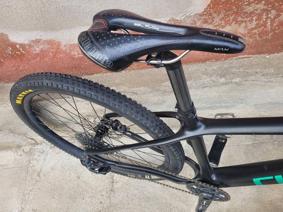 Bicicleta cube carbon 27.5 S