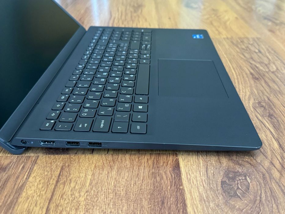 15.6' FHD Core i5-1135G7 DELL Vostro 3510 16GB DDR4/256GB NVMe/Бат 6ч