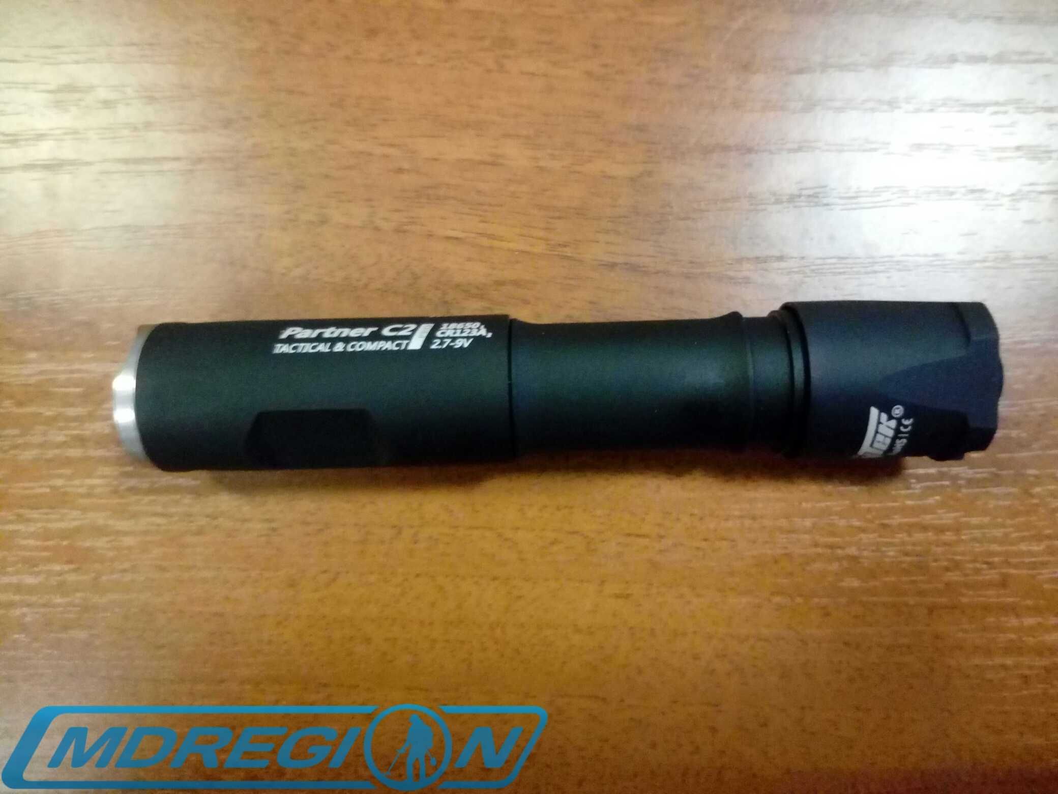 Фонарь Armytek Partner C2 Pro v3 XHP35 Серебро (Теплый свет)